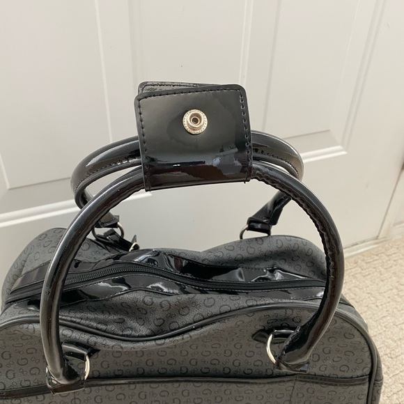Guess carryon/tote - Picture 7 of 11